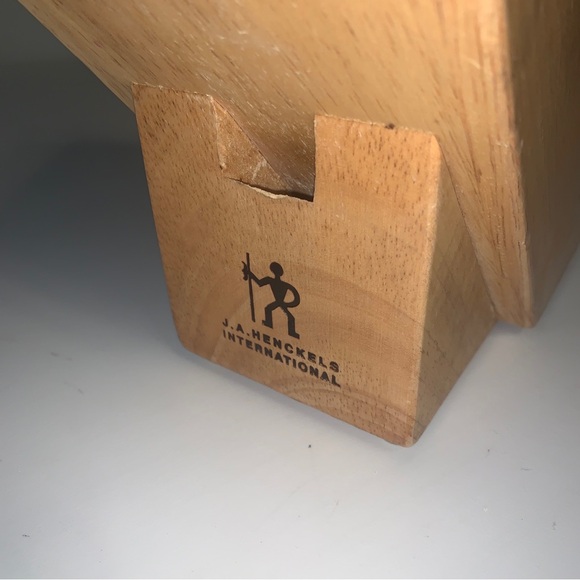 Zwilling JA Henckels Knife Block 9 Knife Slots, Scissors, Oak Wood Counter - Picture 13 of 16